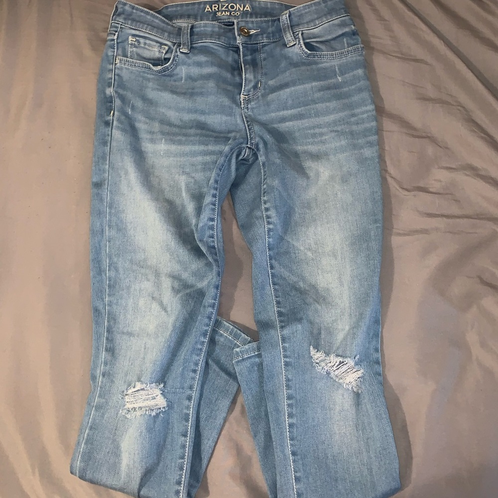 Arizona Skinny Jeans with distressed knees